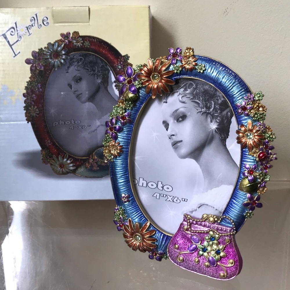 Florale NEW Picture Frame Round 3D Flowers Bag Gems Intricate Jewels Playful Fun